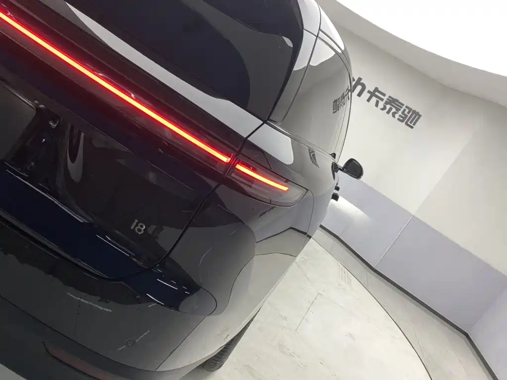 Li Auto Li i8 2026 2025 Standard Edition