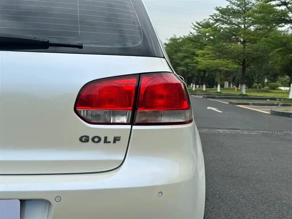 Volkswagen Golf 2012 1.6 Automatic Comfort Type фото 11