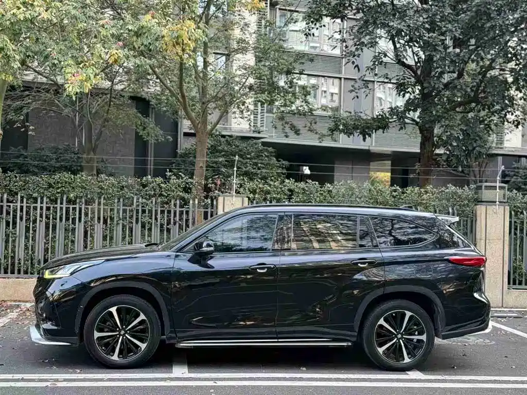 Toyota Crown Kluger 2022 2.0T 4WD Sporty Edition фото 4