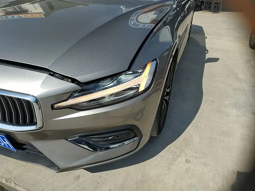 VOLVO S60
