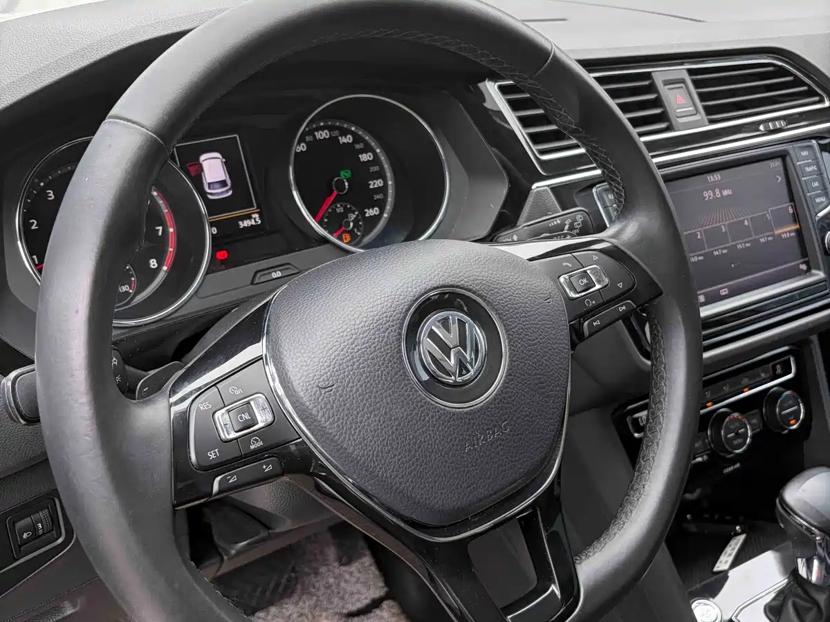Volkswagen Tiguan L 2017 330TSI Automatic 2WD Luxury Edition фото 11