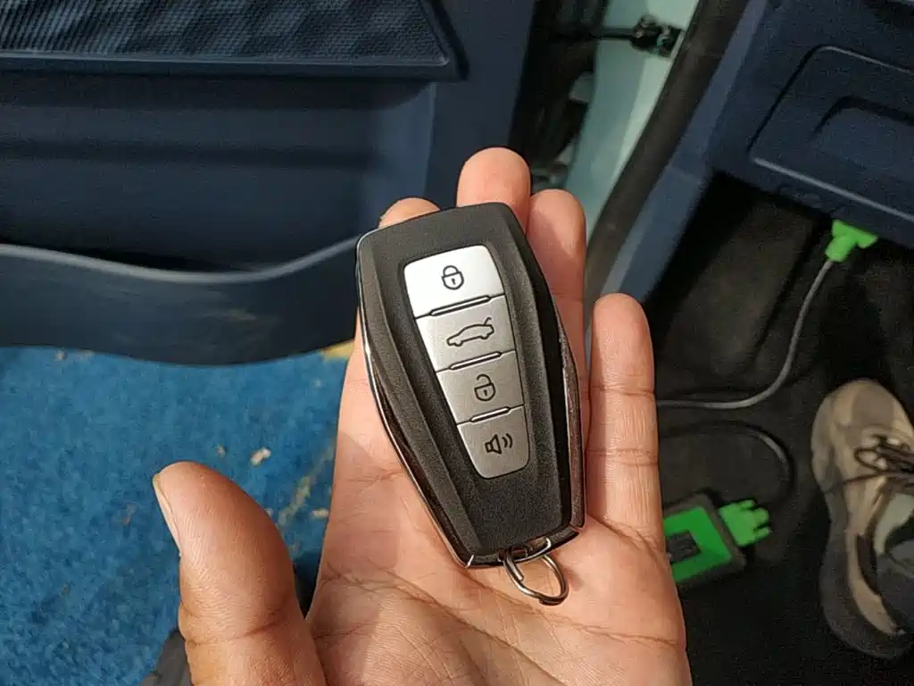 Фото 9 - Geely Geometry E Firefly