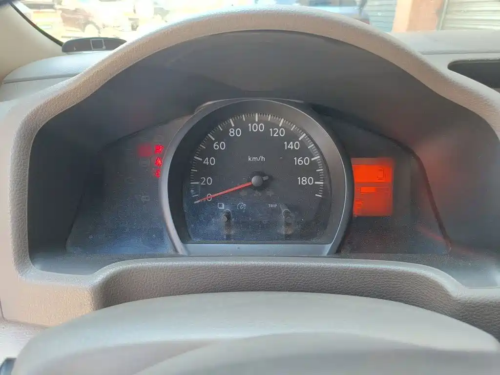 Nissan NV200 2015 2014 1.6L CVT Luxury (China IV)