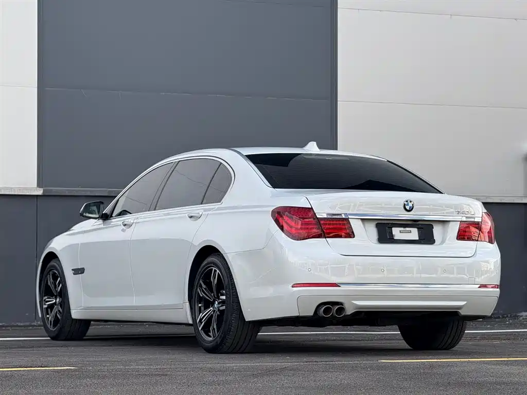 BMW 7 Series 2013 Model 730Li Leading фото 9