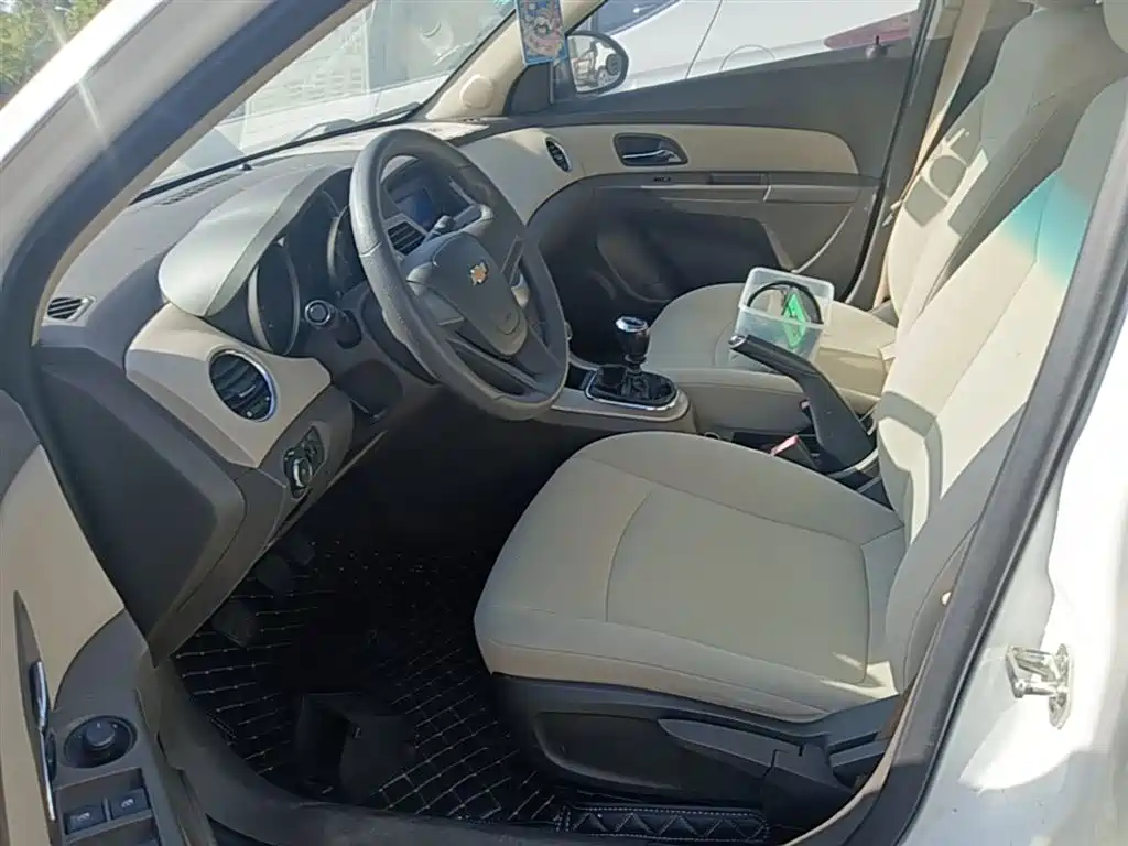 Chevrolet Cruze 2015 1.5L Classic SL MT фото 15