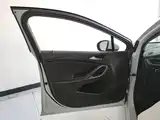 Photo 7 - Buick Verano