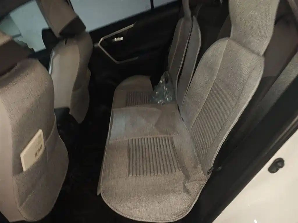 Toyota RAV4 Rongfang 2023 2.0L CVT 2WD Fashion Edition фото 13