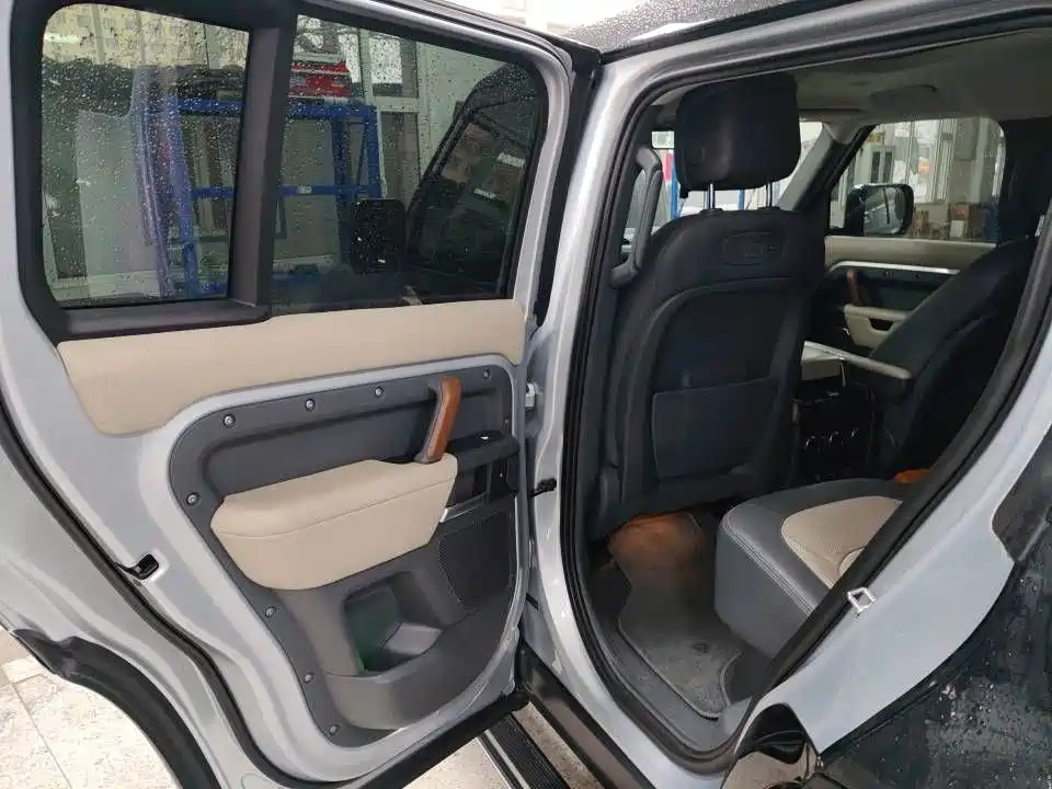 Land Rover Defender 2021 110 P400 X-DYNAMIC HSE фото 6