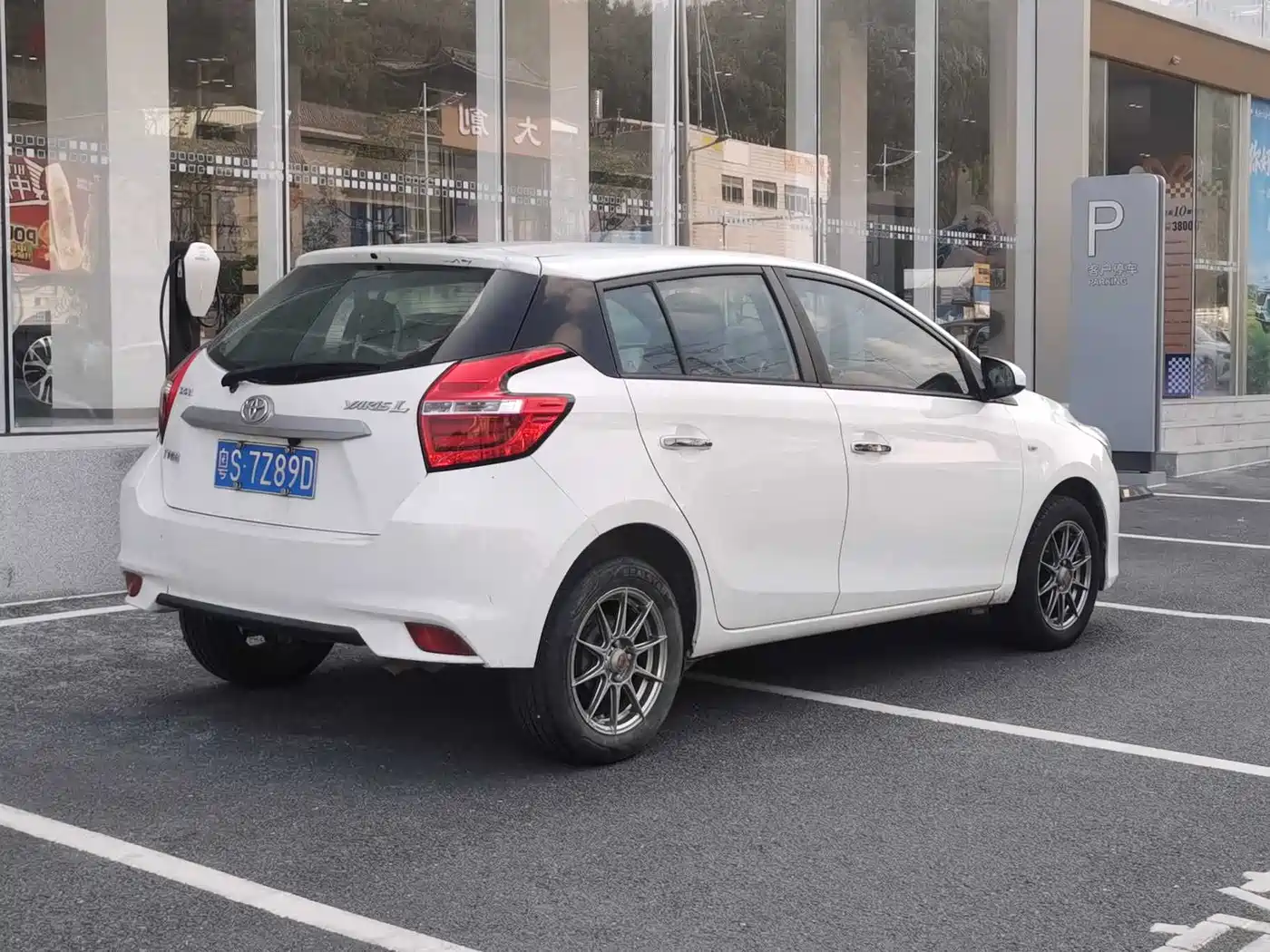 Toyota YARiS L Zhi Xuan 2016 Facelift 1.5E CVT Charming Edition фото 6