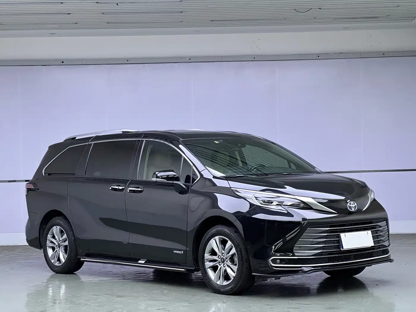 Toyota Sienna 2021 2.5L Hybrid Ultimate Edition фото 3