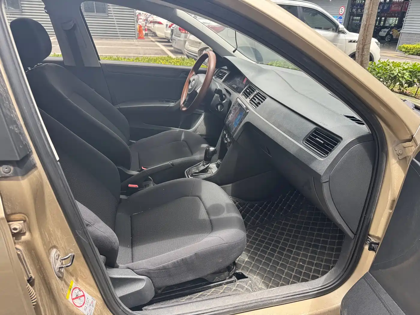 Volkswagen Santana 2013 2013 1.6L Automatic Trend Edition