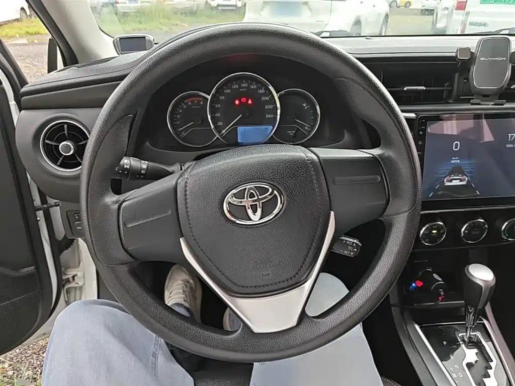 Toyota Corolla 2018 1.2T S-CVT GL Smart Edition фото 11