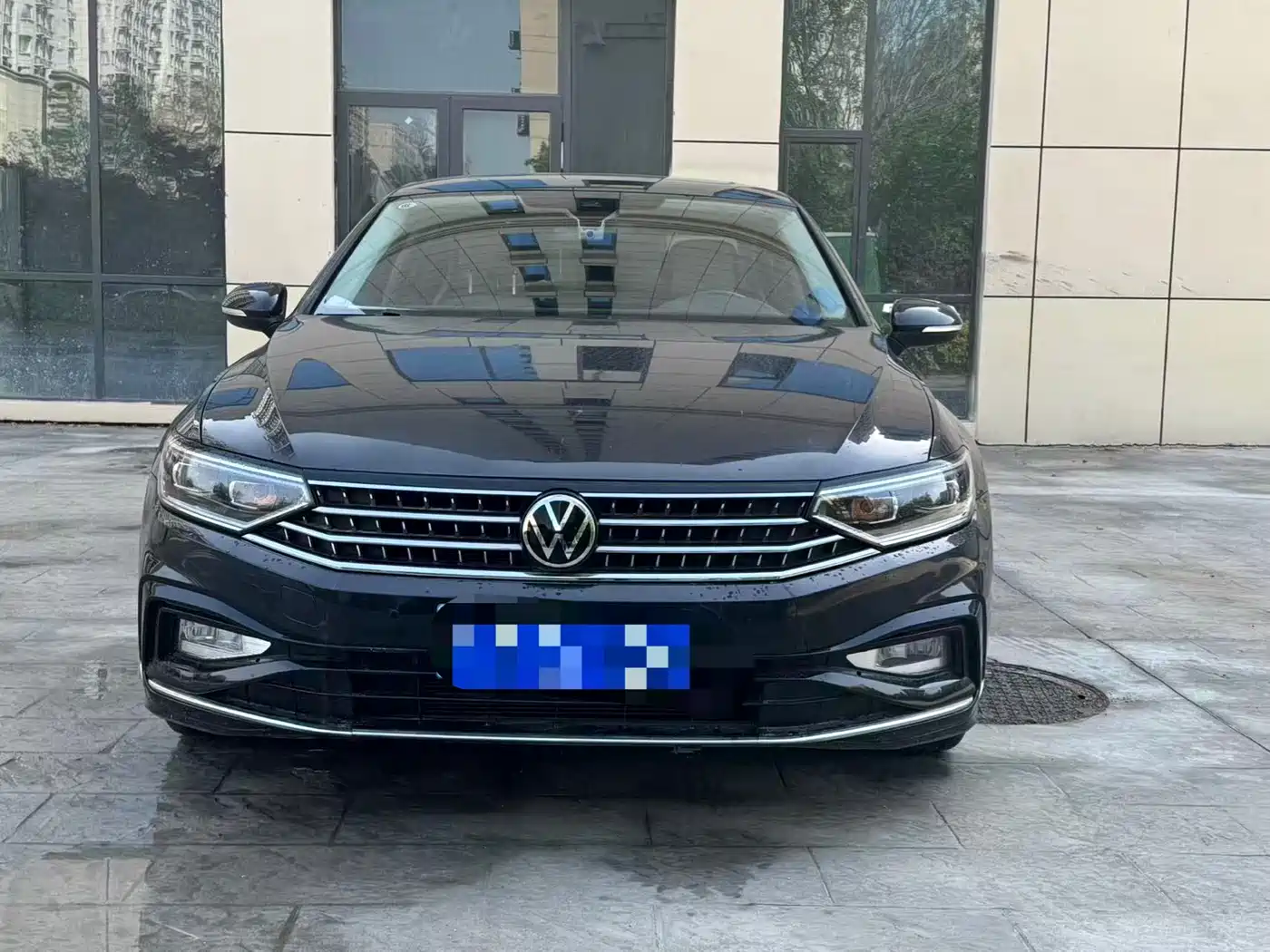 Volkswagen Magotan 2023 Model 2 Million Commemorative Edition 330TSI DSG Luxury фото 2