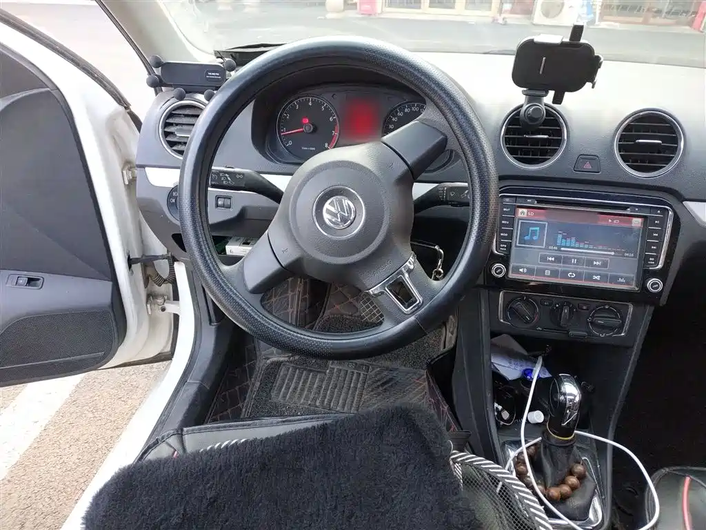 Volkswagen Jetta 2013 1.6L Automatic Comfort фото 3