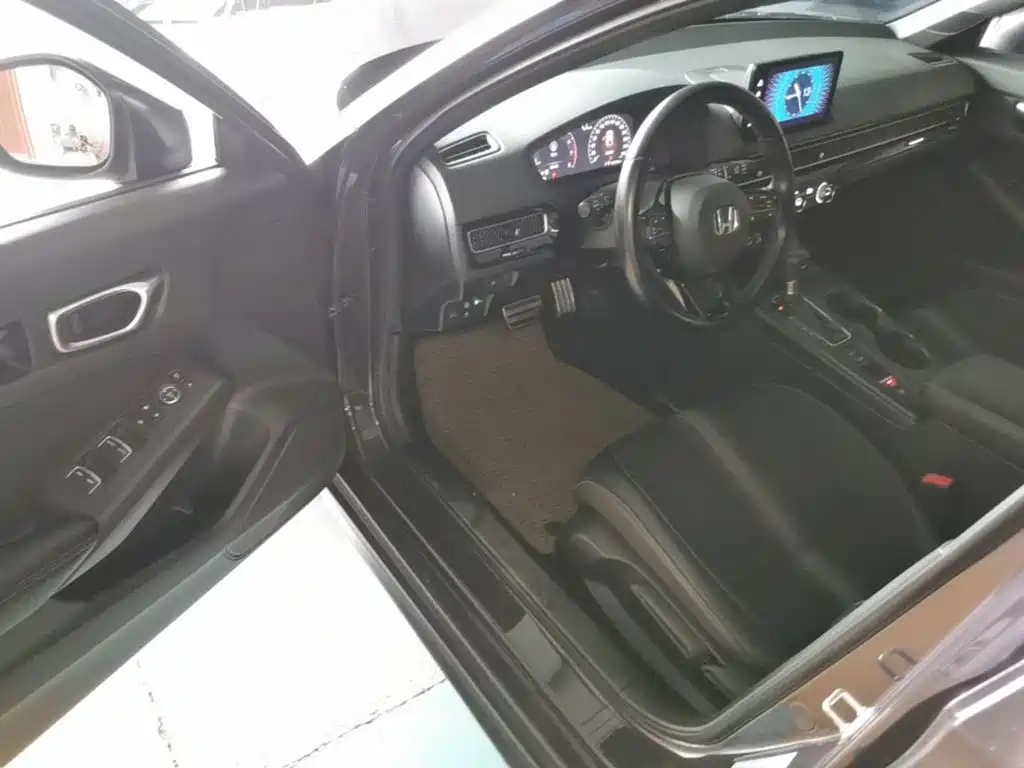 Photo 15 - Honda Civic
