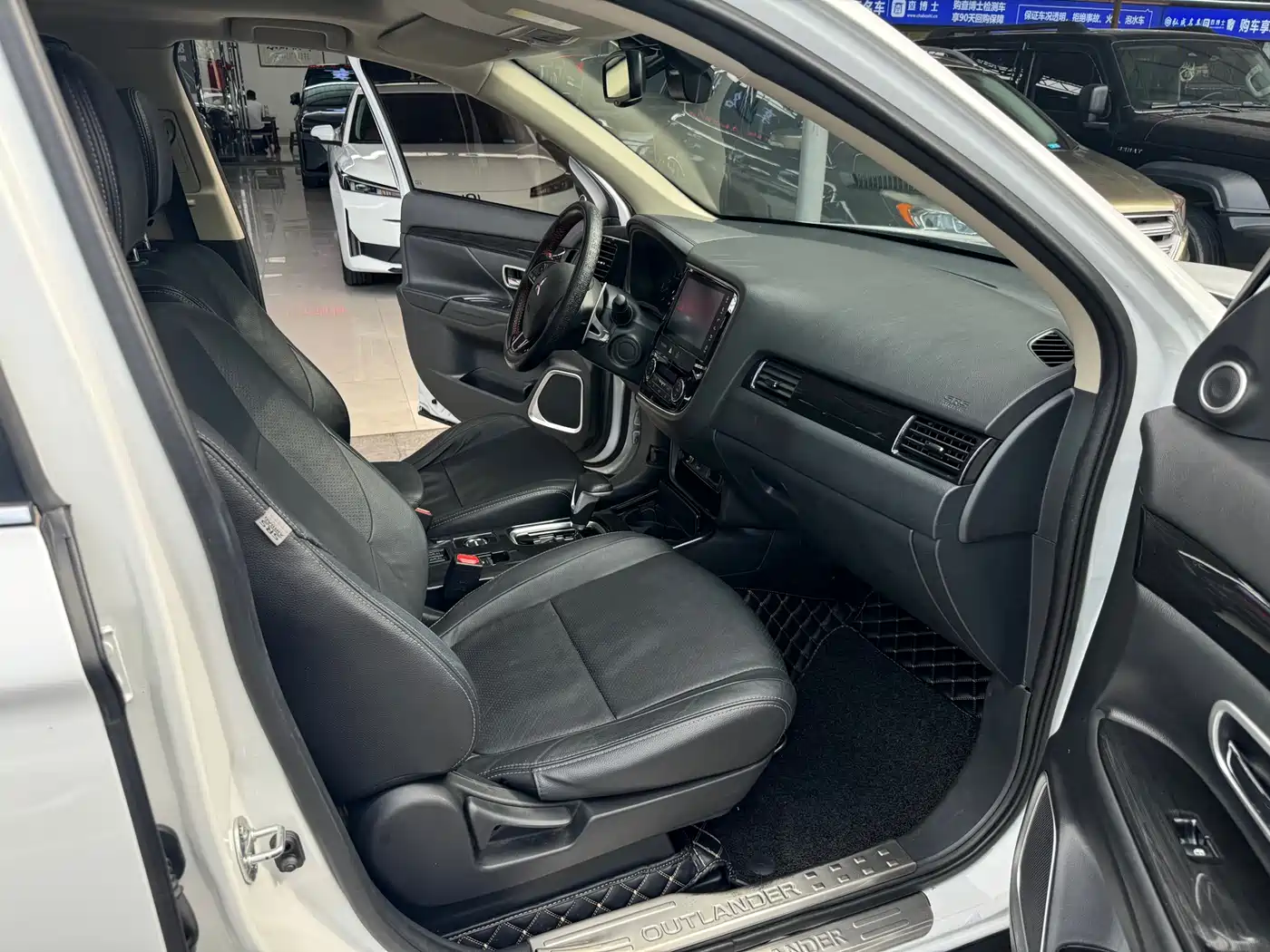 Mitsubishi Outlander 2018 2.4L 4WD Elite Edition 5-seater фото 11