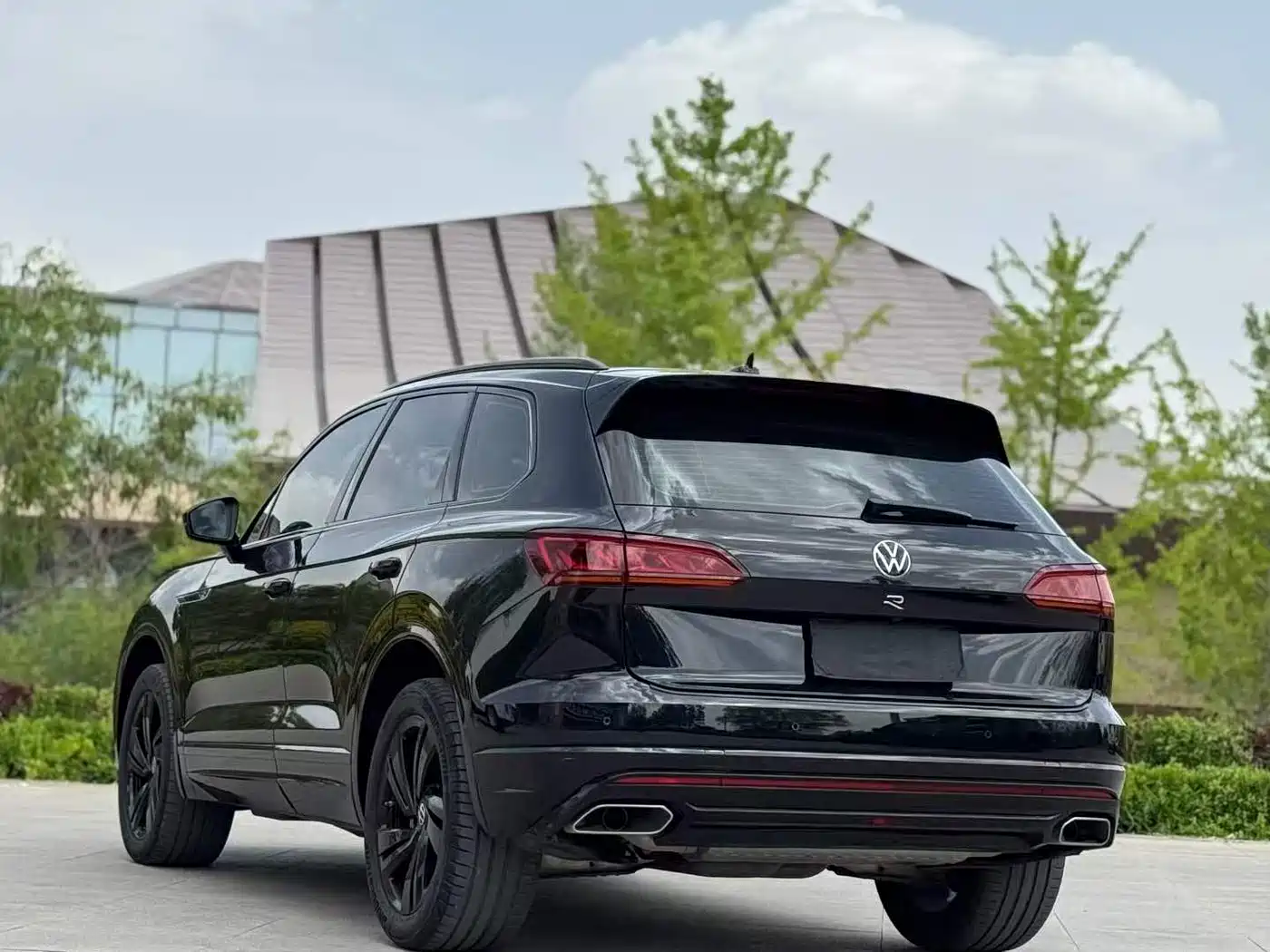 Volkswagen Touareg 2022 3.0TSI Rui Xiang Edition Gloss Black Sport Package фото 7