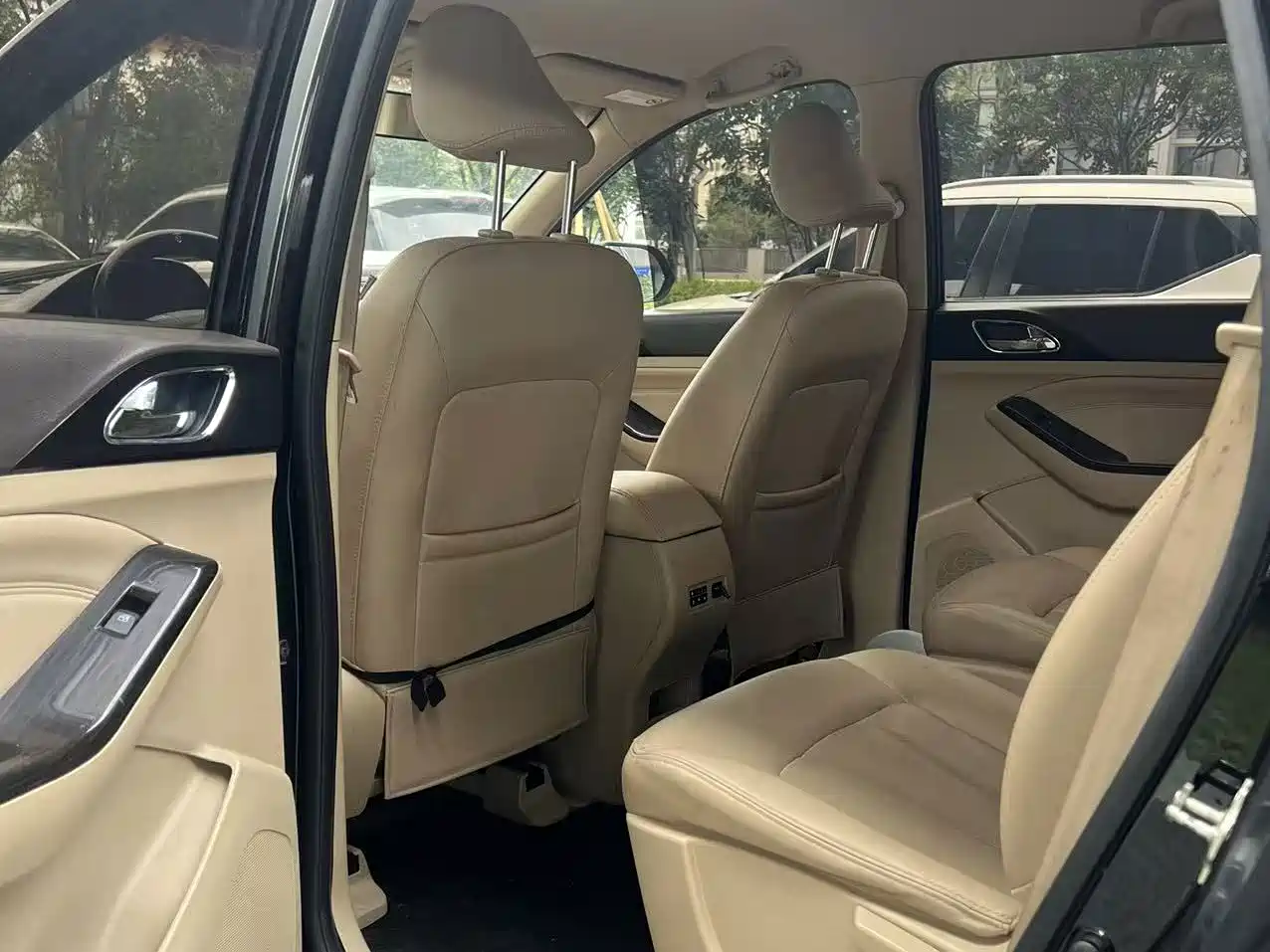 Baojun 730 2015 2014 1.5L Manual Comfort 7-seater