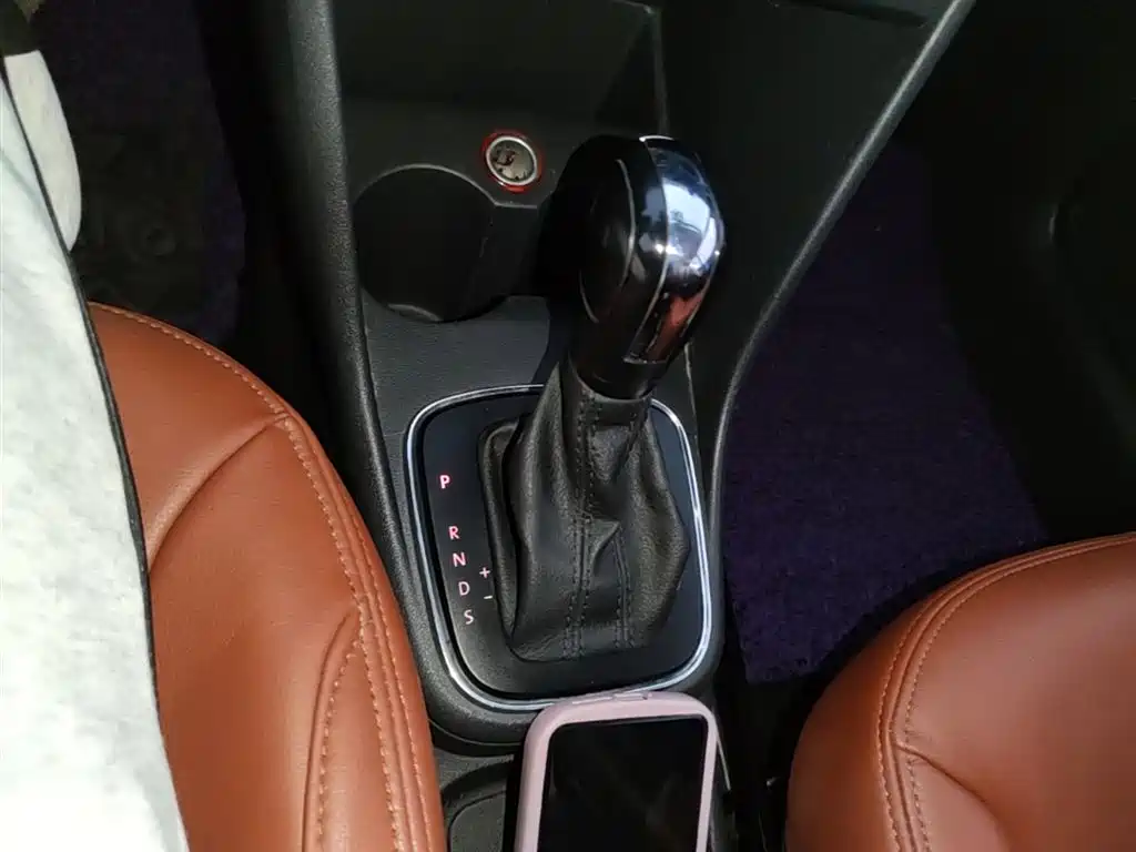 Volkswagen Polo 2014 1.6L Automatic Comfort Edition фото 13