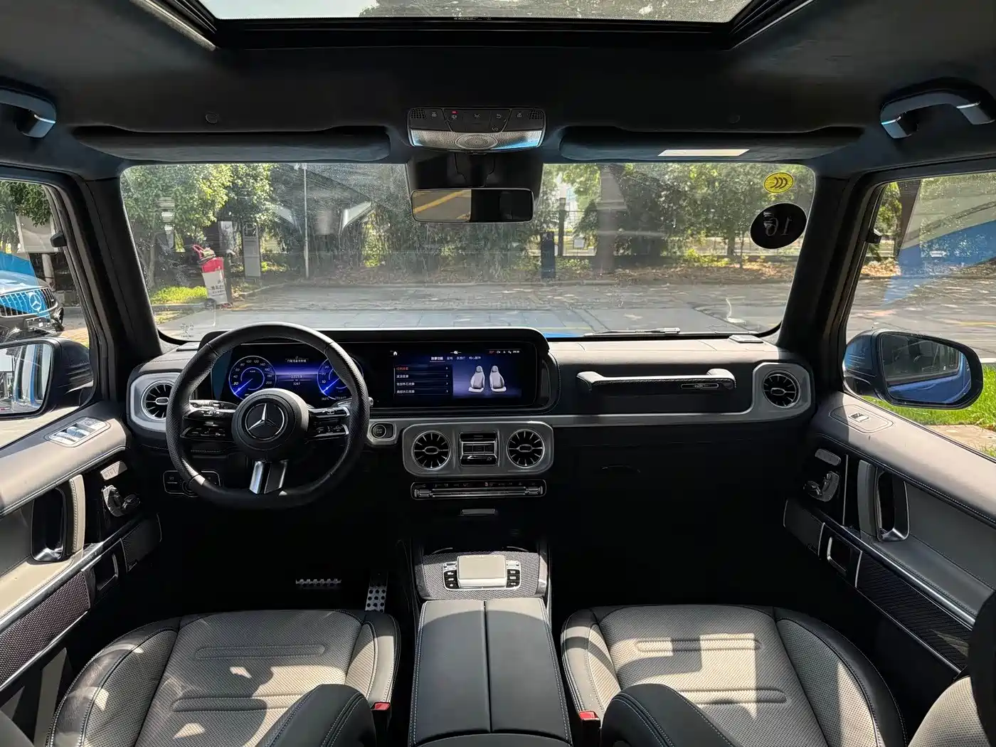 Mercedes-Benz G-Class New Energy 2025 G580 Launch Special Edition фото 13