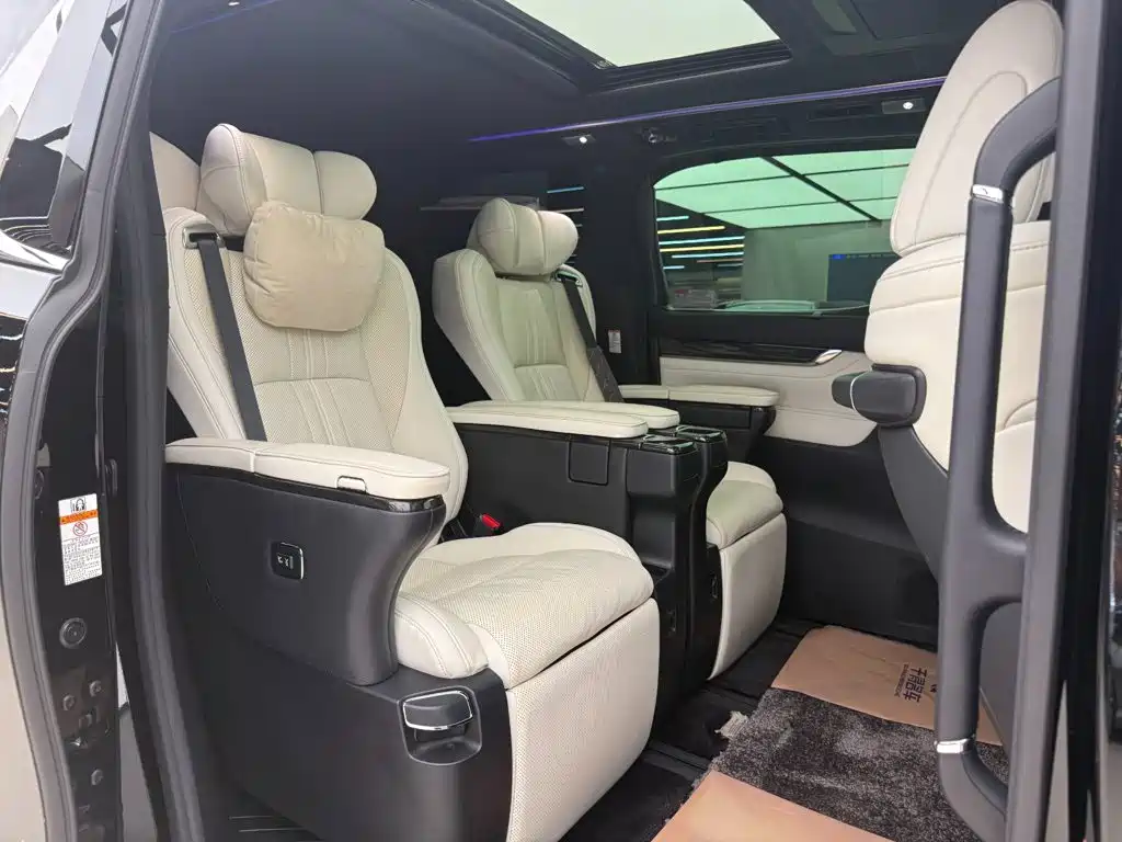 Lexus LM 2020 2020 300h Seven-Seater Elegance Edition