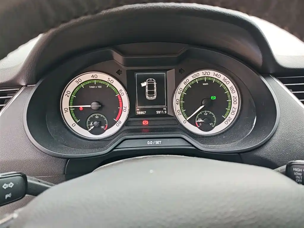 Škoda Octavia 2018 TSI230 DSG Luxury Edition фото 12