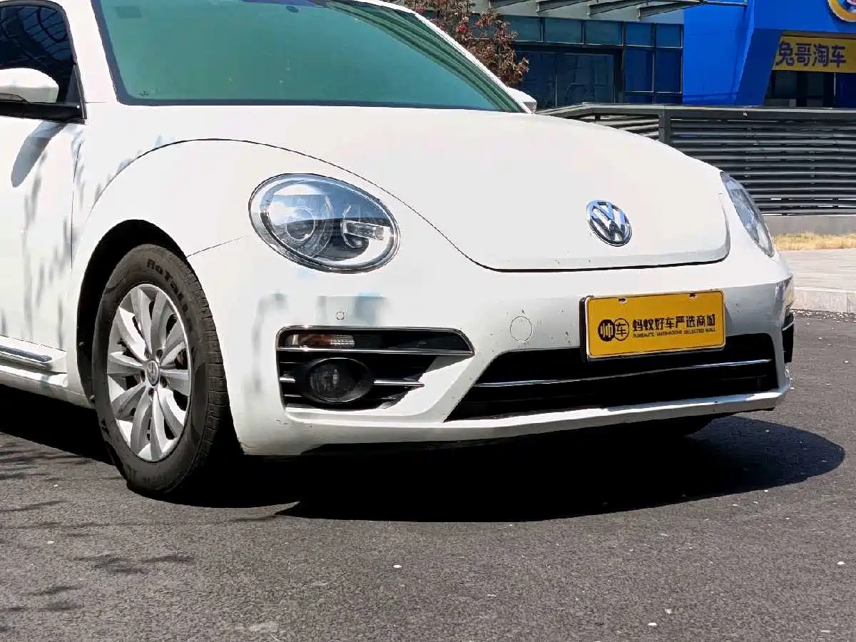 VOLKSWAGEN BEETLE
