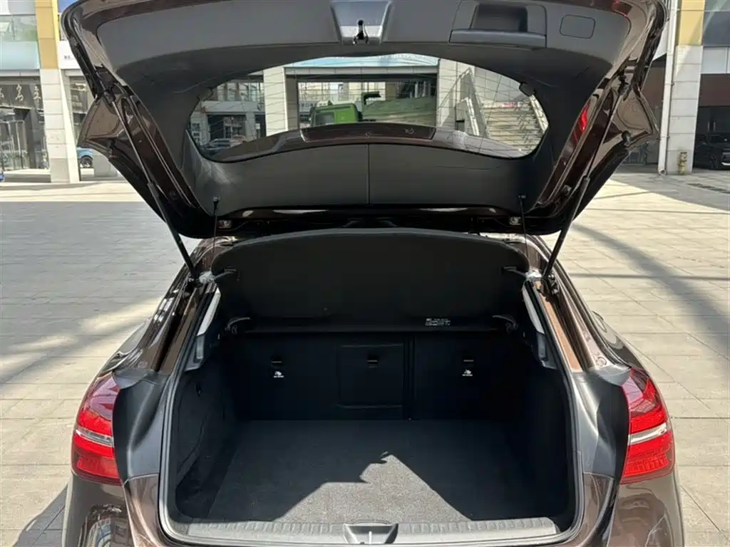 Mercedes-Benz GLA 2018 GLA 200 Dynamic фото 9