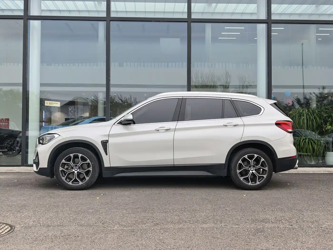 BMW X1 2021 sDrive25Li Leading фото 3