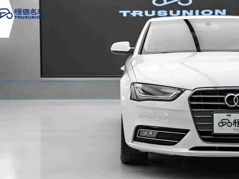 Фото 8 - Audi A4L