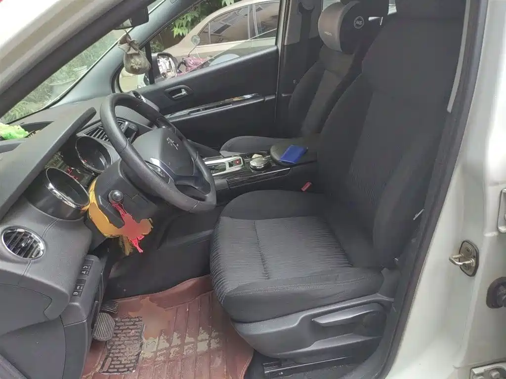 Peugeot 3008 2015 2.0L Automatic Classic Edition фото 11
