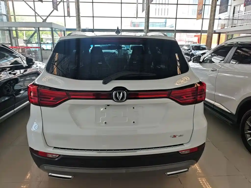 Фото 6 - Changan CS75