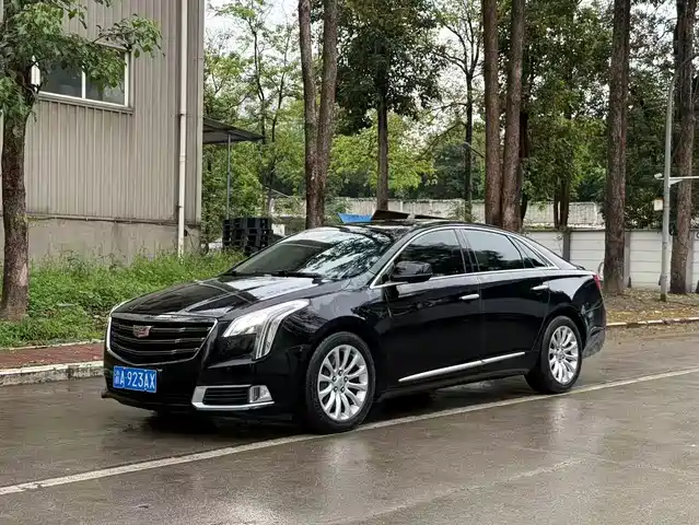 CADILLAC XTS