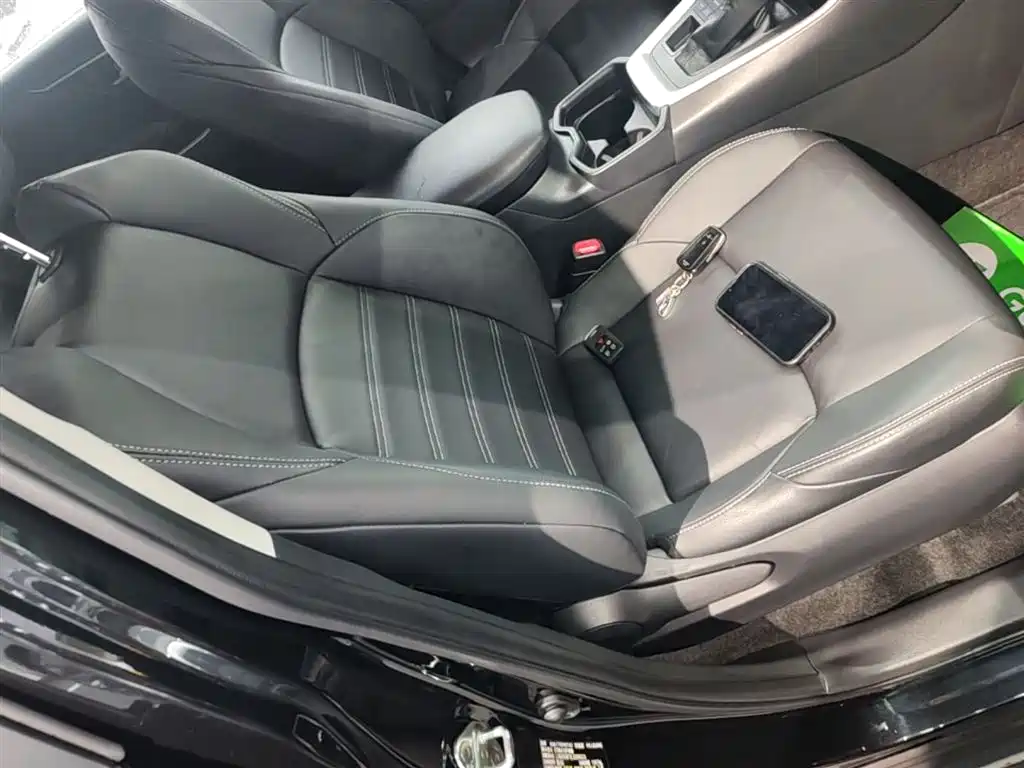 Toyota Wildlander 2020 2.0L CVT AWD Luxury Edition фото 25
