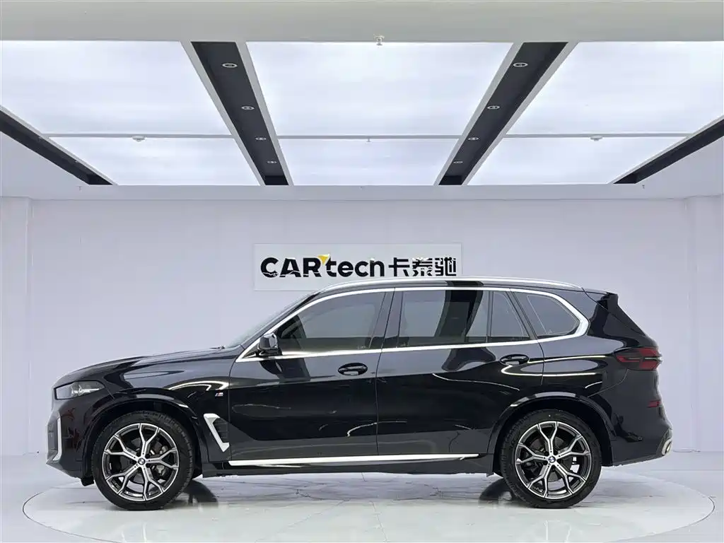 BMW X5 2023 xDrive 30Li Premium M Sport Package фото 8