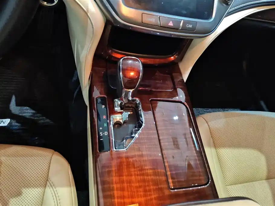 Toyota Crown 2015 2.0T Fashion фото 16