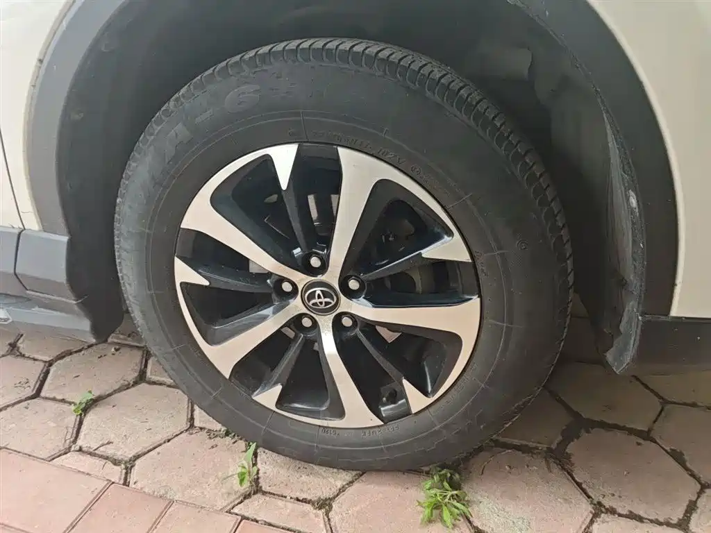 Toyota RAV4 Rongfang 2016 2.0L CVT 2WD Smart (China V) фото 8