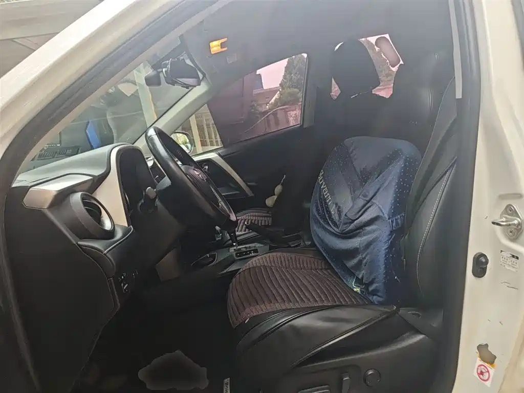 Toyota RAV4 Rongfang 2016 2.0L CVT 2WD Smart (China V) фото 16