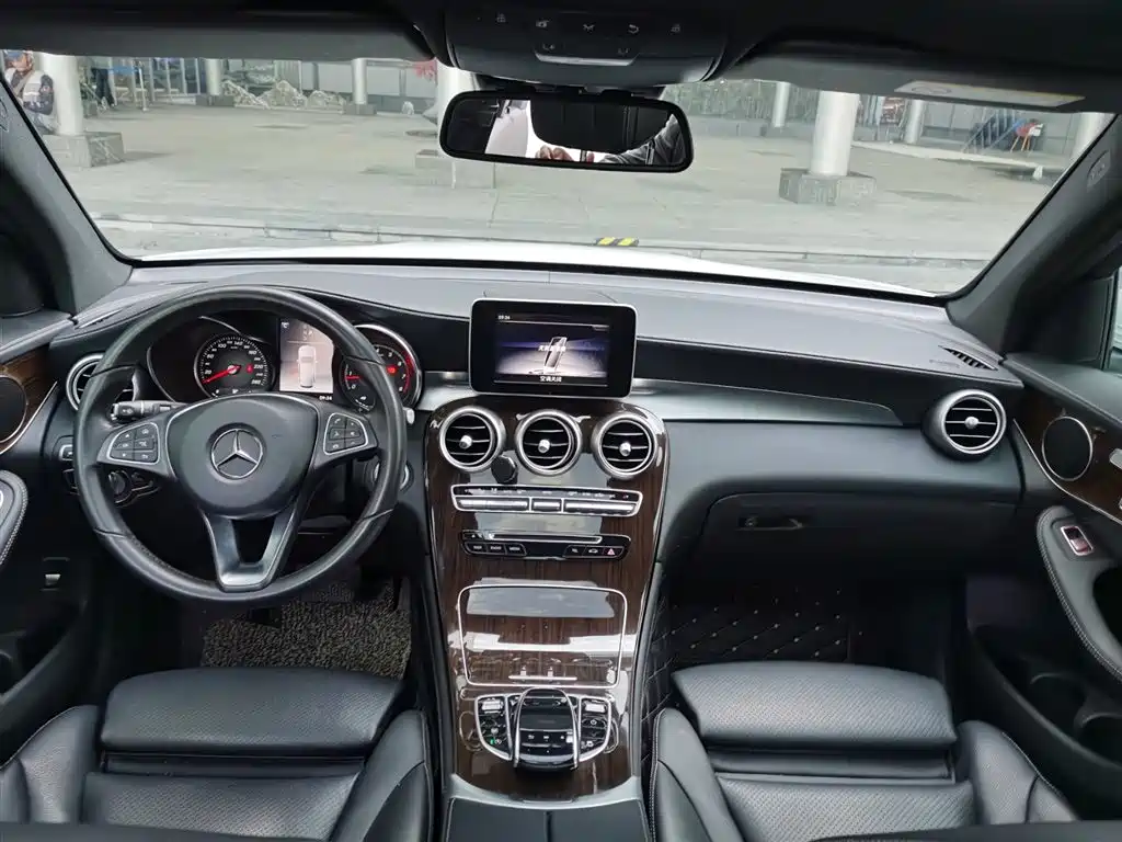 Mercedes-Benz GLC 2019 GLC 260 L 4MATIC Luxury фото 20