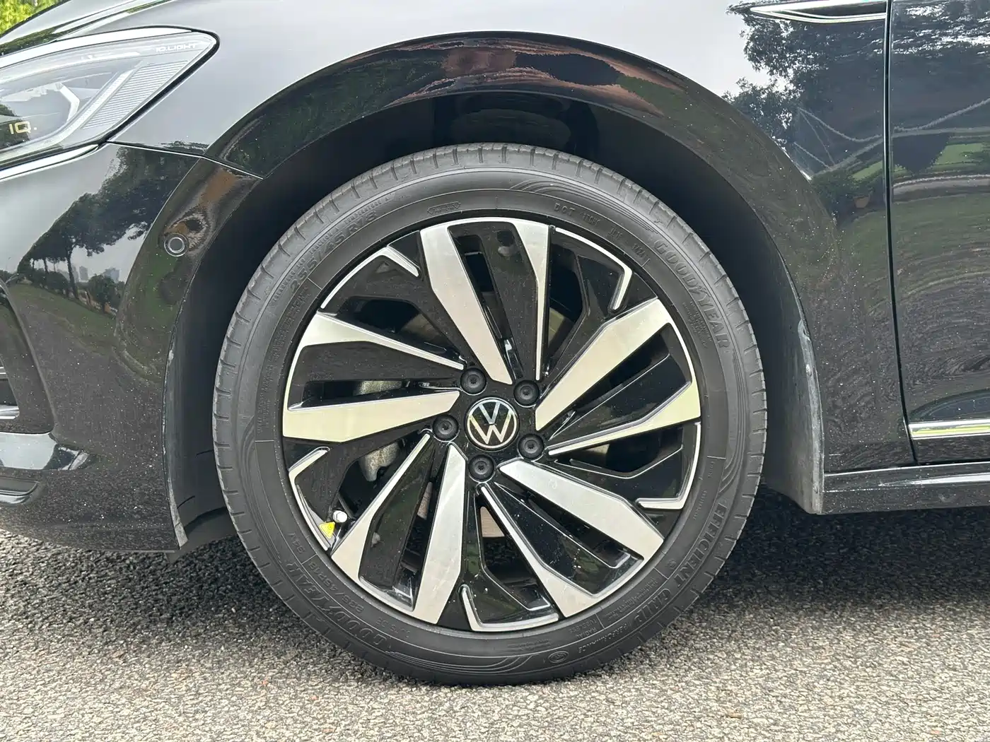Volkswagen Passat 2024 380TSI Dragon Glory Edition фото 24