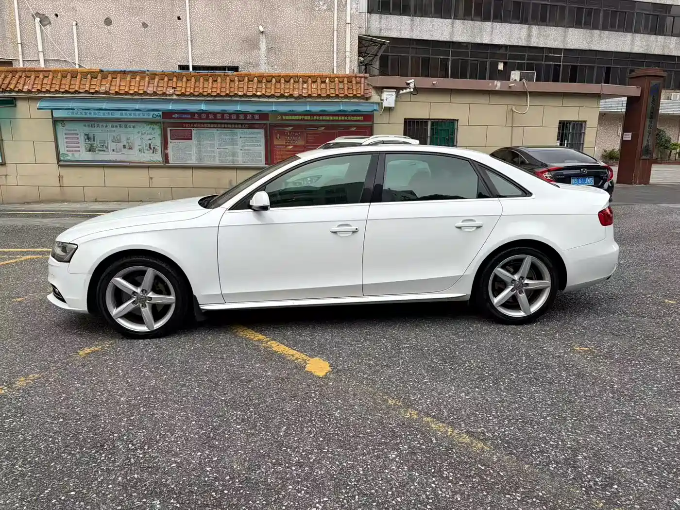 Audi A4L 2015 35 TFSI Auto Standard фото 8