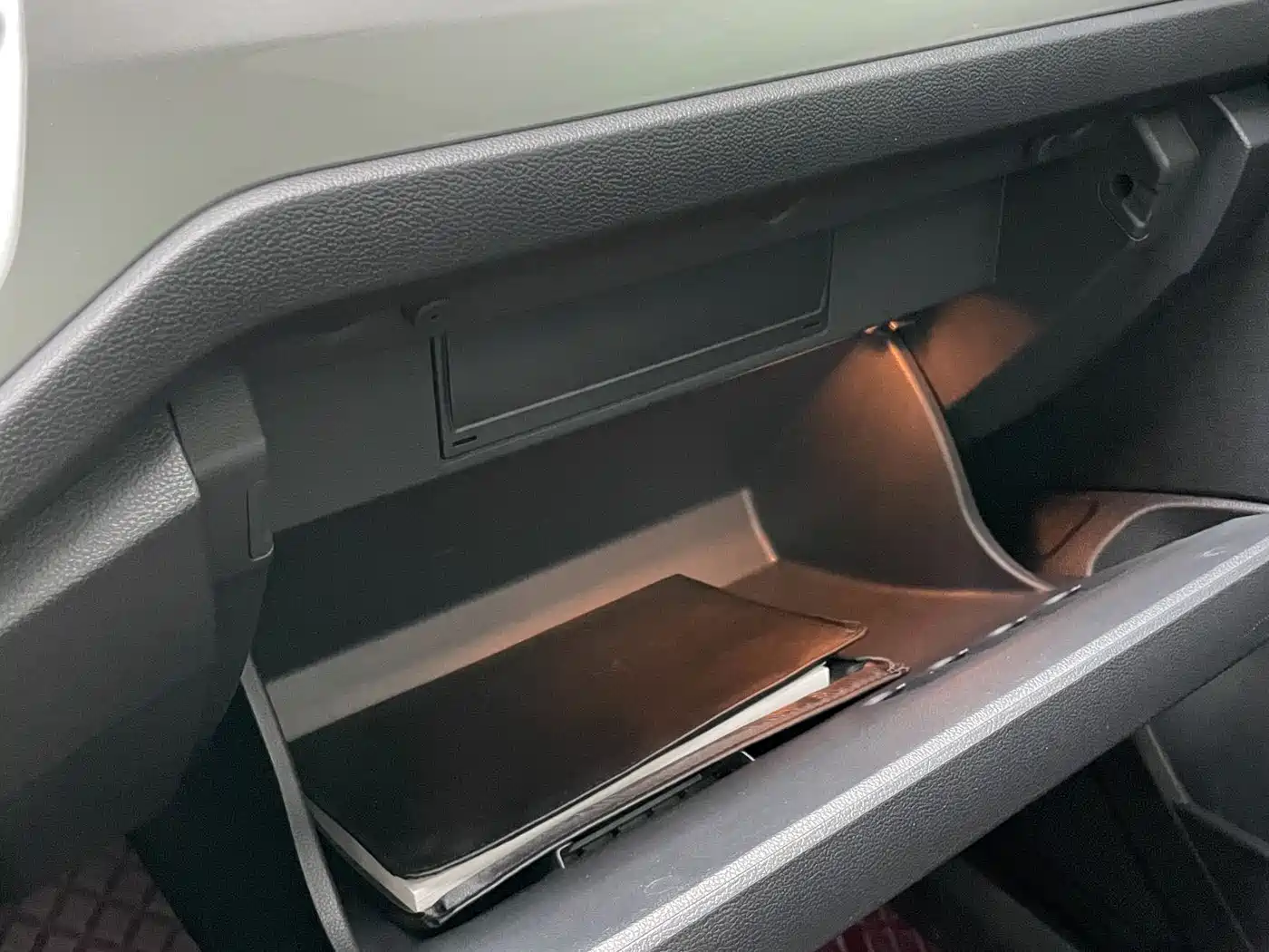 VOLKSWAGEN T ROC EXPLORING SONGS