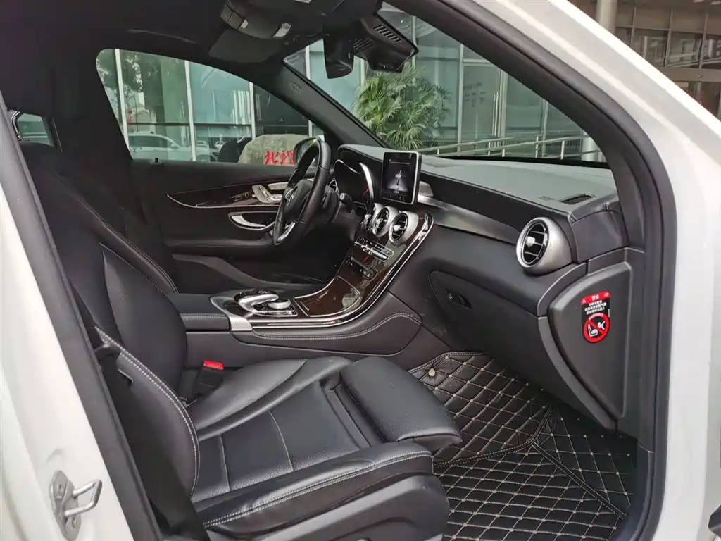 Mercedes-Benz GLC 2019 GLC 260 L 4MATIC Luxury фото 11