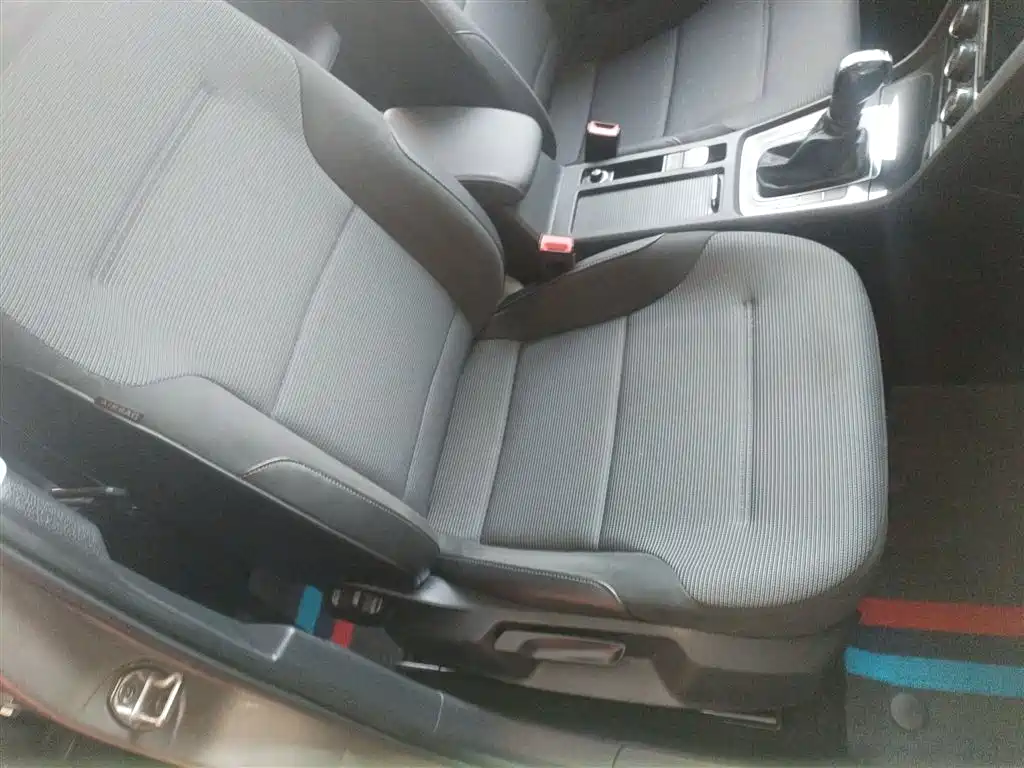 Volkswagen Golf 2018 230TSI Automatic Comfort фото 25