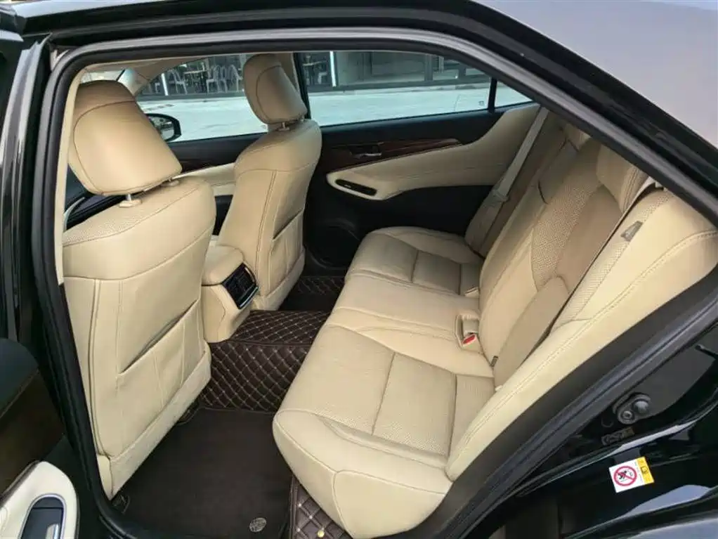 Toyota Crown 2015 2.0T Fashion фото 6
