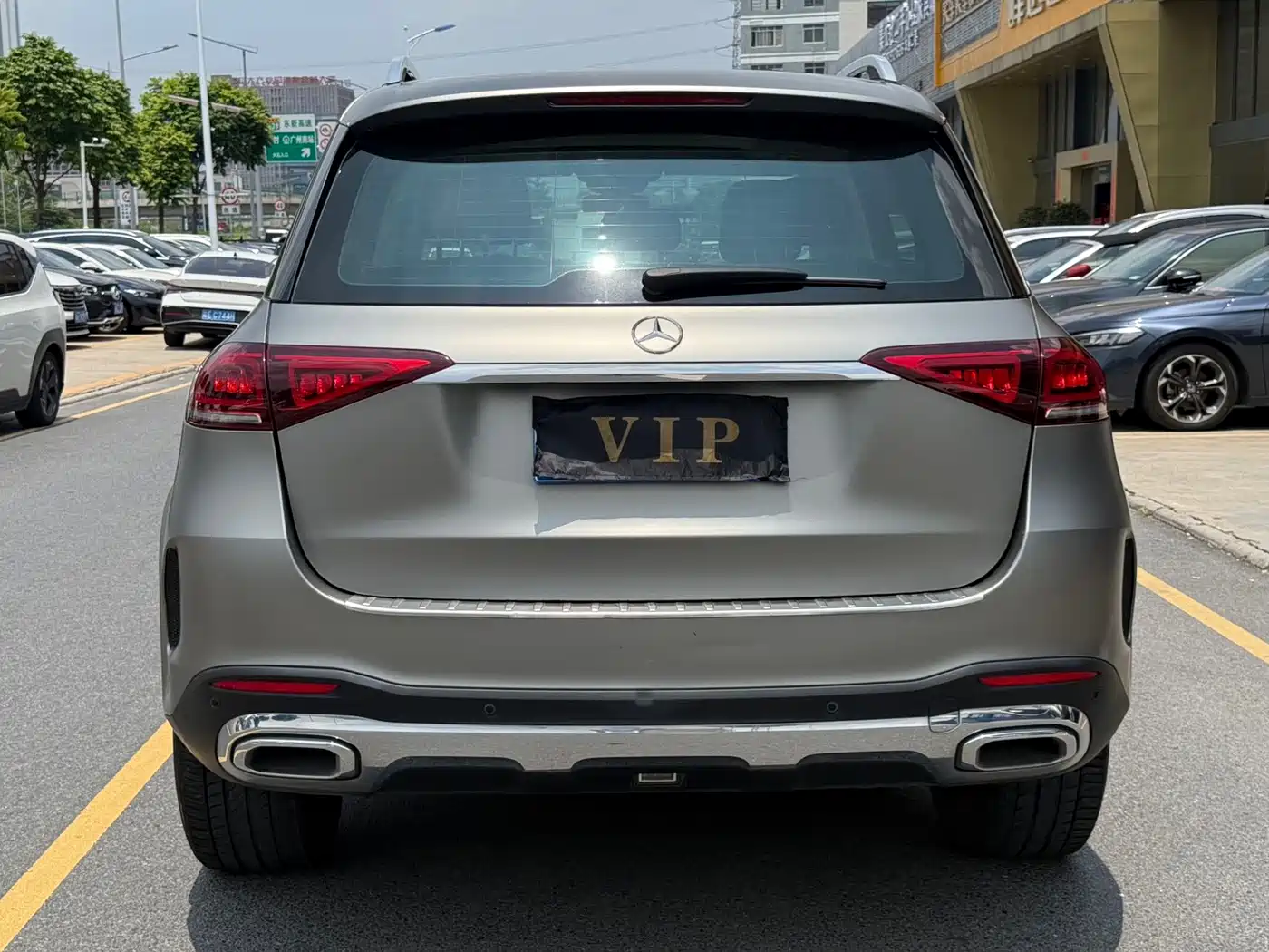 صورة 8 - Mercedes-Benz GLE