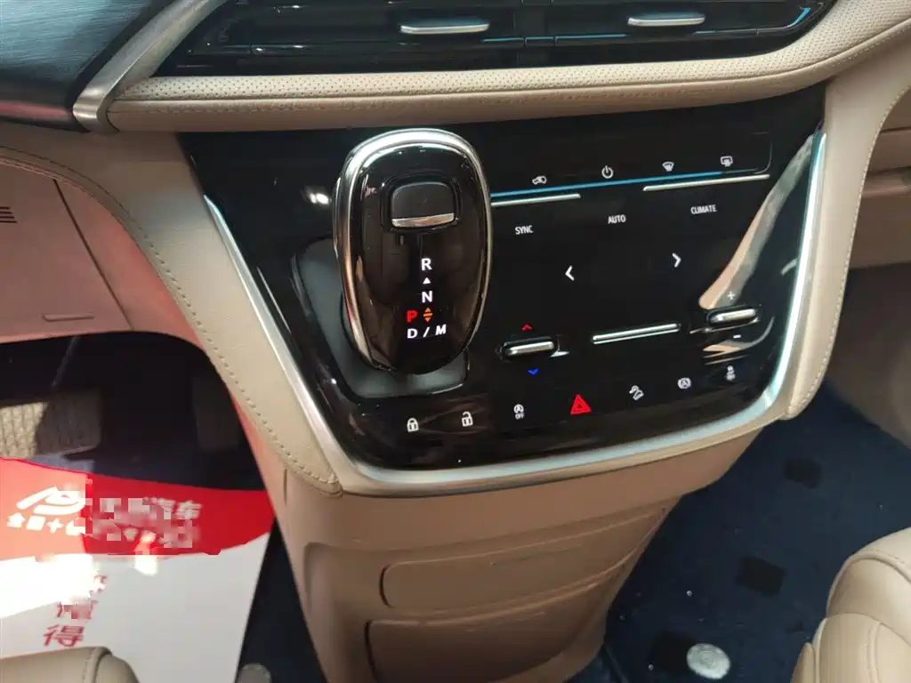 Buick GL8 2021 ES Landlord 653T Premium фото 12