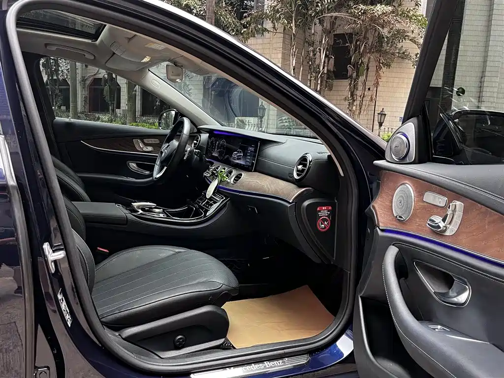 Mercedes-Benz E-Class 2016 E 300 L Fashion Type фото 17
