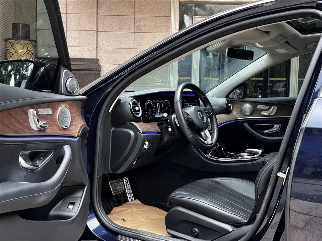 Mercedes-Benz E-Class 2016 E 300 L Fashion Type фото 10