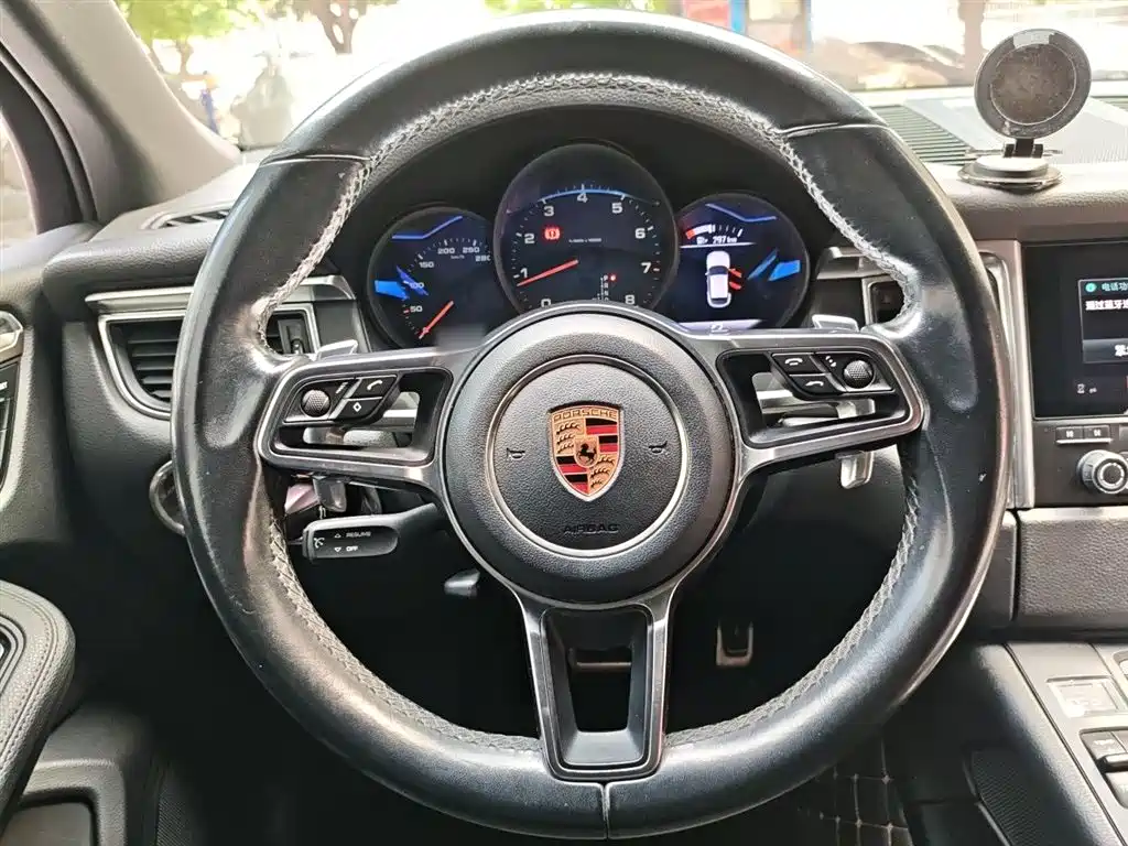Porsche Macan 2017 Macan 2.0T фото 11